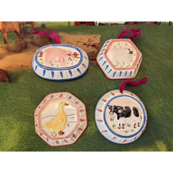 4 Hand-Painted Ceramic Baking Molds Wall Decor Farm Animals Cow Duck Pig & Sheep - Picture 1 of 13